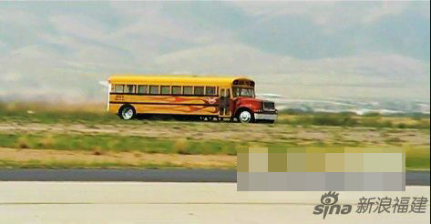 美校车配幻影战机发动机时速590公里