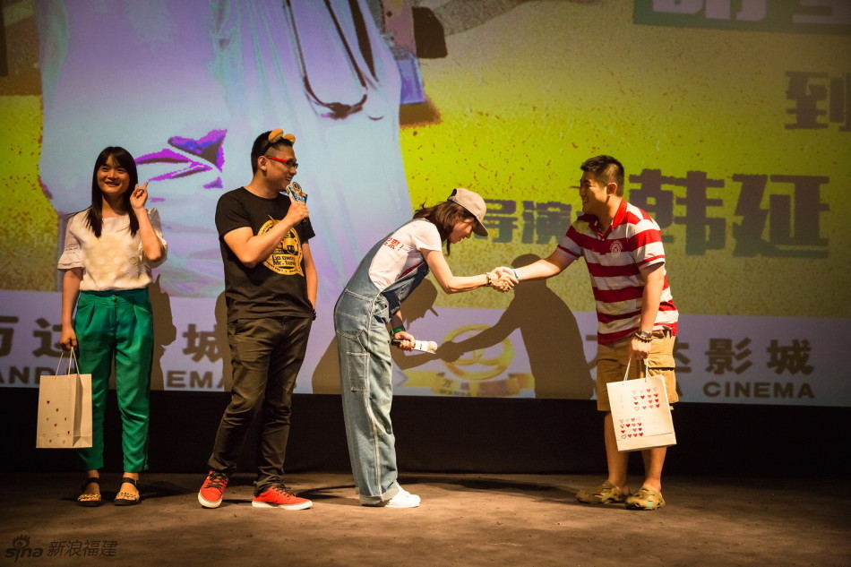 女主天地黑冰女王坐脸图片大全_女主天地黑冰