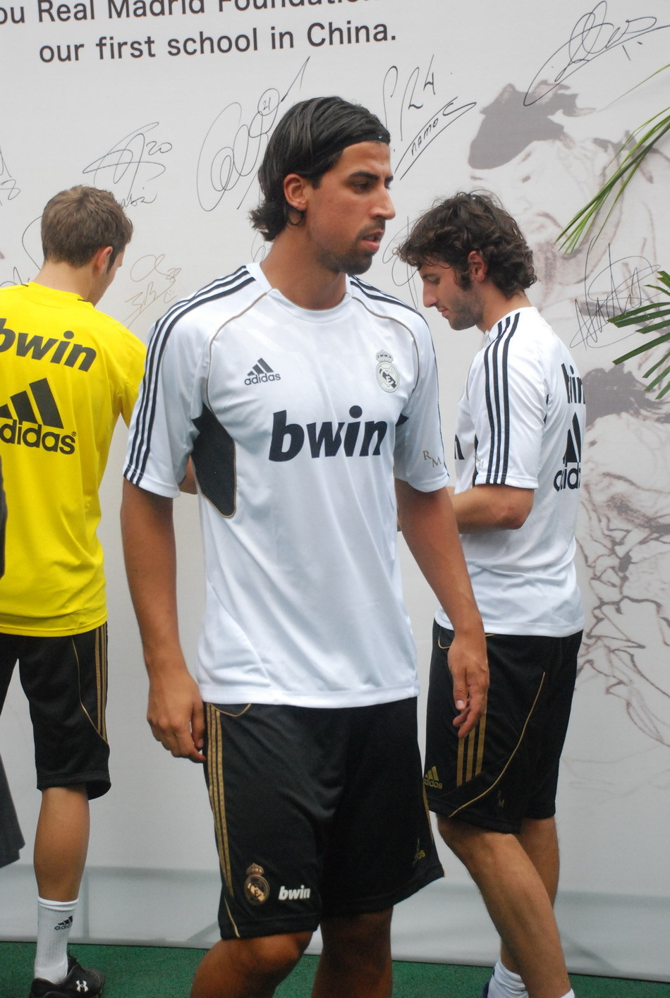 皇马驾临广州 与足球学校小朋友见面 - 新闻中