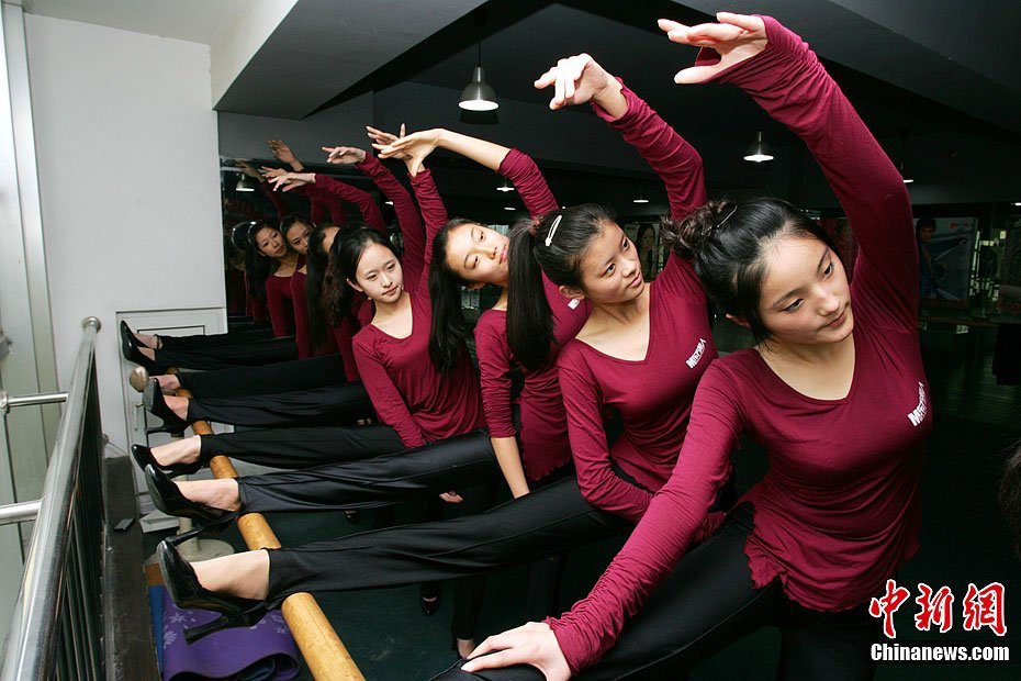 高三女生赶艺考:无惧走光 - 新闻中心 - 佛山信息