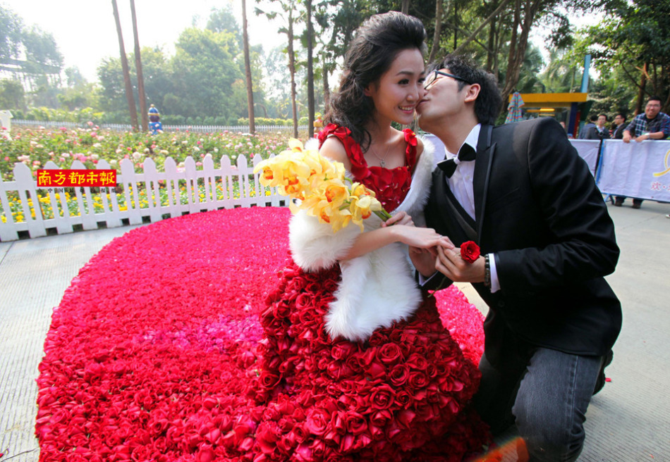 今日情人节 玫瑰价格最高涨了十倍 - 新闻中心