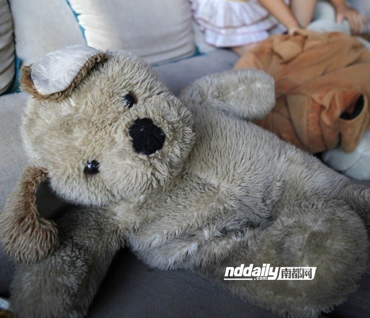 惠州拾荒者垃圾场刨生活 小孩放假得帮忙 - 新