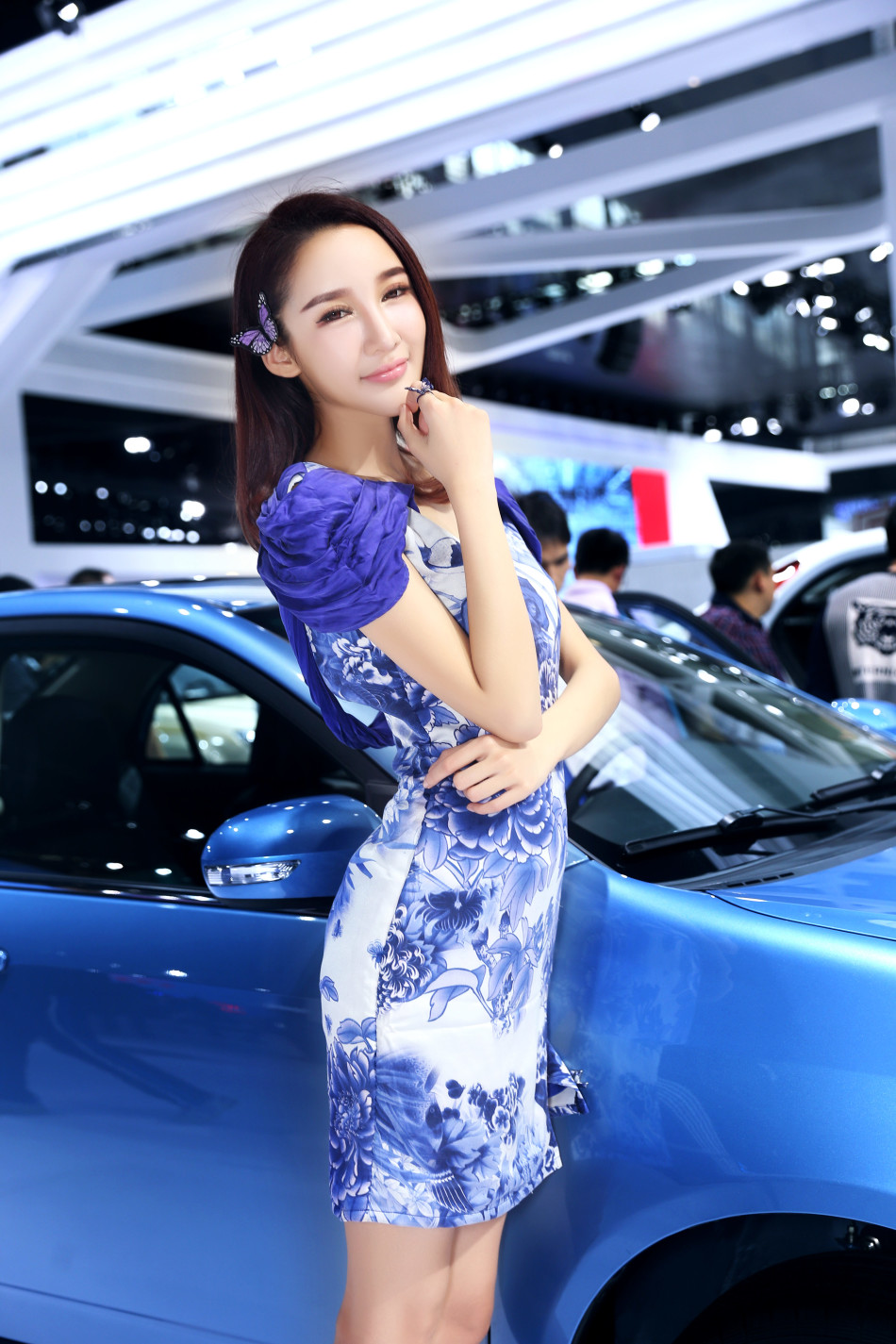 韩国车模图片大美女图片大全-漂亮车模高清图片大全-柳多妍比基尼车展