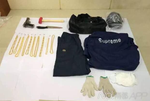 鸭舌帽风衣_鸭舌帽男头像(2)