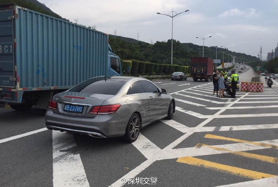 在深圳交通驾车压到导流线的扣多少分?罚多少