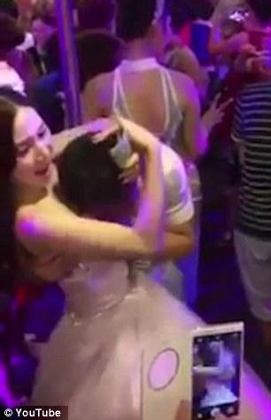 新娘婚纱视频_新娘婚纱图片