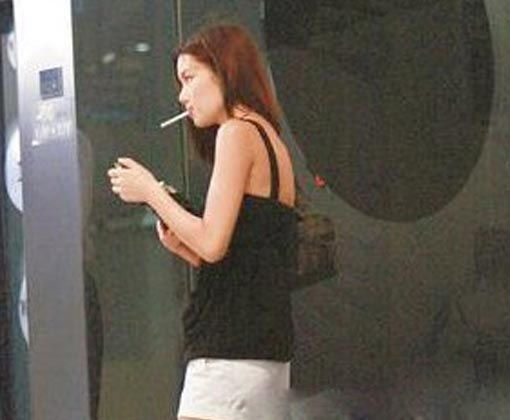 盘点 女星吸烟不顾形象 玉女刘亦菲也中招