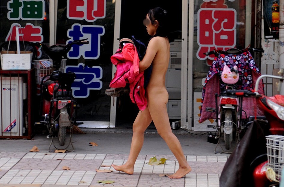 街头出钱向路人买内衣_路人女主(3)