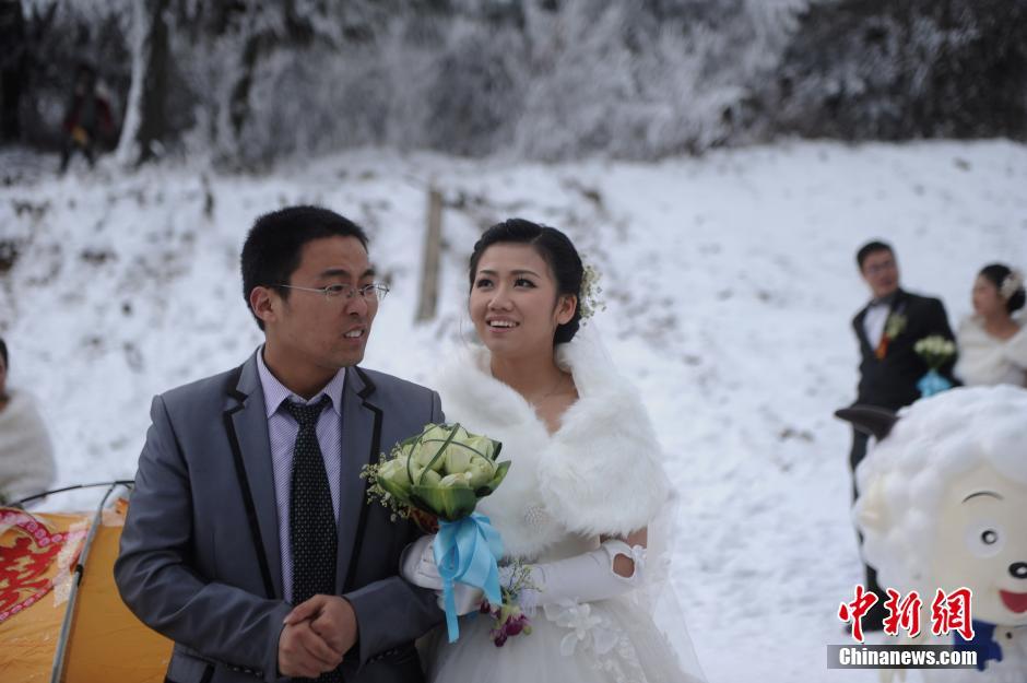 重庆十大婚纱摄影排行_重庆婚纱礼服招聘(2)