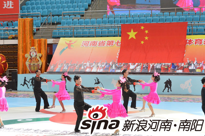 南阳民族人口_在阿富汗一个100多万人口的民族,他们自称是成吉思汗的子孙(2)