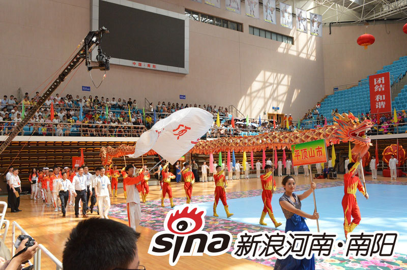 南阳民族人口_在阿富汗一个100多万人口的民族,他们自称是成吉思汗的子孙(2)