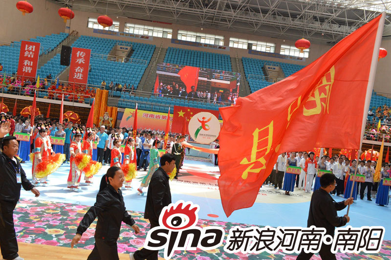 南阳民族人口_在阿富汗一个100多万人口的民族,他们自称是成吉思汗的子孙