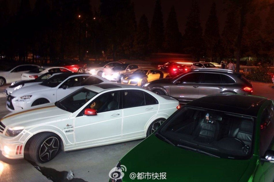 宝马x6m、x5m、m3,还有不少小钢炮,就是高尔夫r/gti这些,基本高清图片