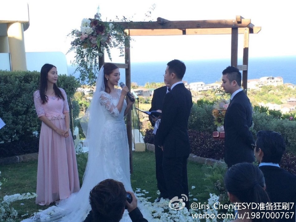 邓家佳婚礼现场浪漫温馨 娄艺潇做伴娘
