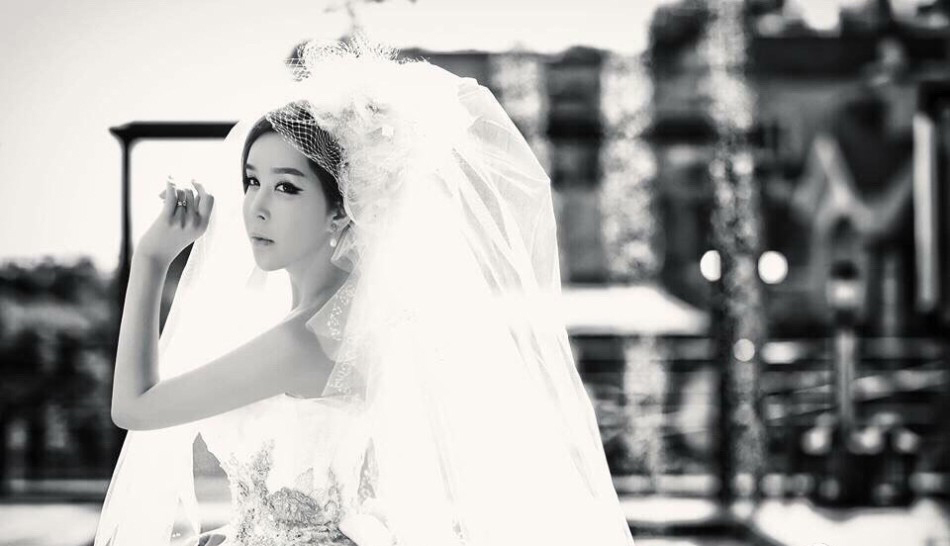 女演员婚纱照_海边婚纱照