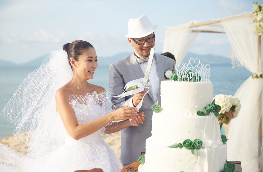 阿玛尼婚纱_阿玛尼婚纱照(3)