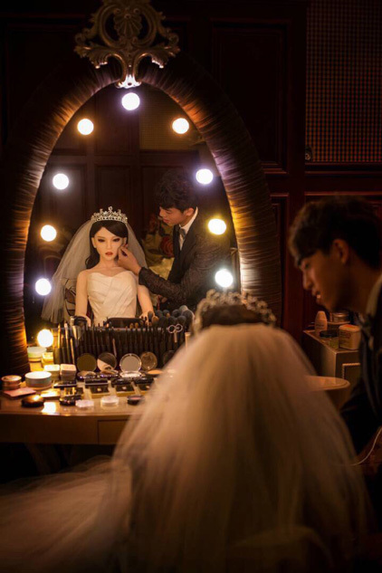 男人拍婚纱照_拍婚纱照美甲(3)