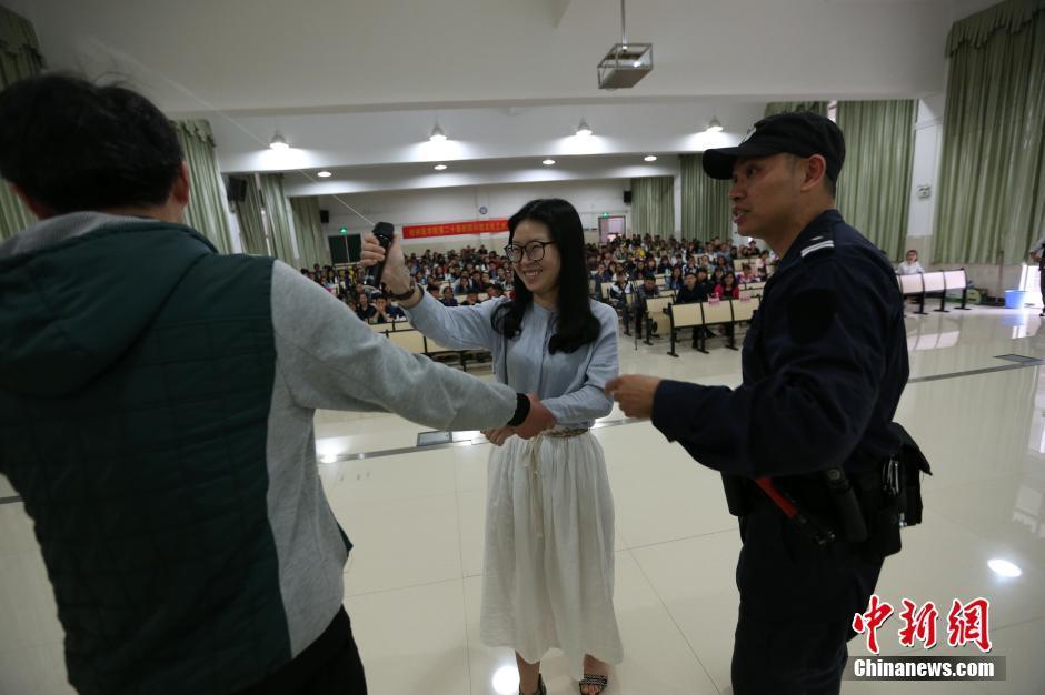 个人使用防狼喷雾(催泪剂)算不算违法