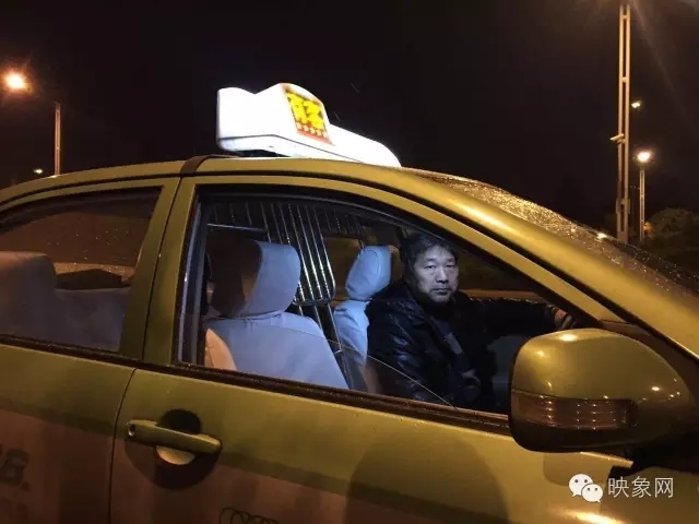 郑州本地人口_...回家了,据悉,郑州总人口930万人.本地人口340W,其他为外来...(3)