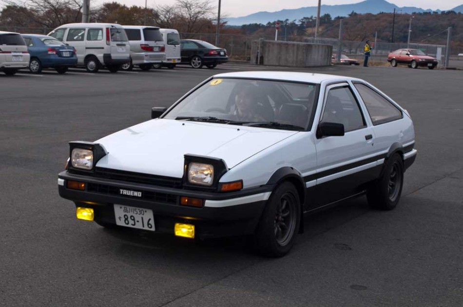 丰田AE86，经典之车的魅力与传奇
