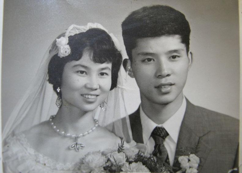 年代婚纱照_70年代婚纱照(2)
