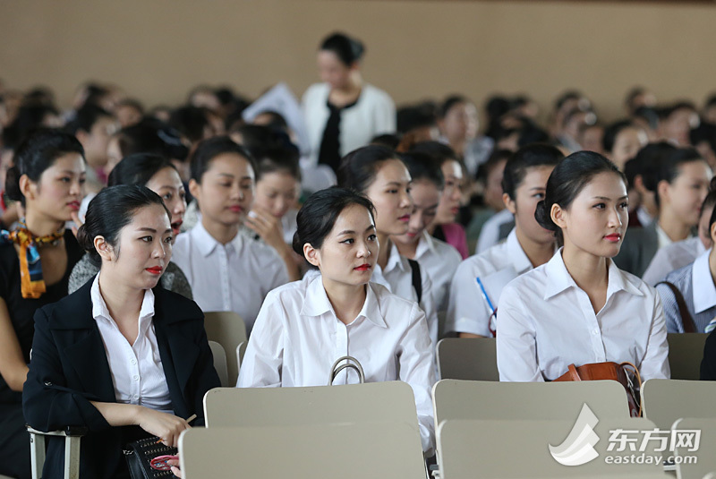 航空乘务员招聘_以西航就业的名义,为您的青春梦想保驾护航