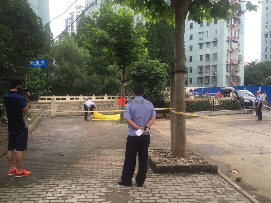 上海普陀区梅川路桃浦河发现一具男尸 六旬男子尸体