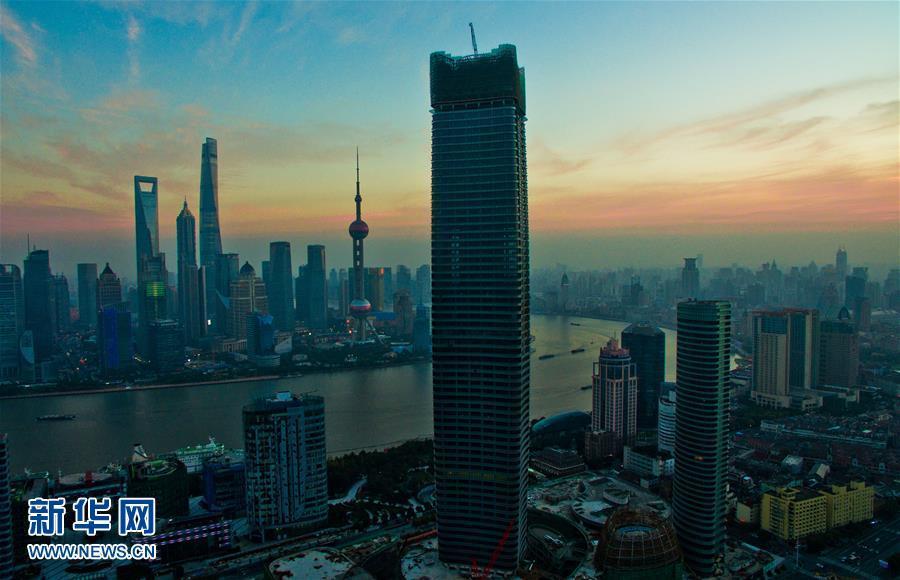 目前,作为上海北外滩新地标的白玉兰广场已经封顶,预计将于明年建成.
