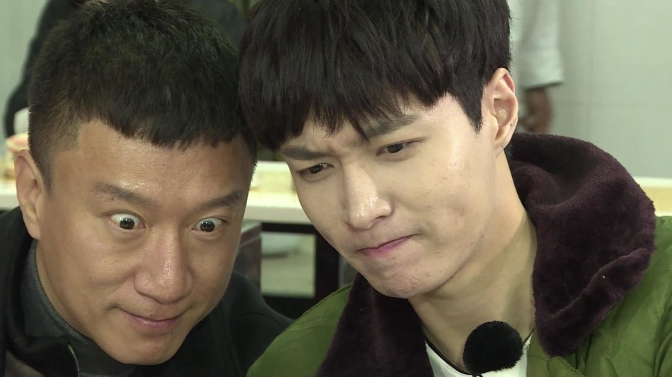 孙红雷张艺兴吃饭_孙红雷搞笑吃饭_张艺谋孙