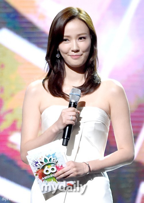 韩国小姐选美撞脸分不清