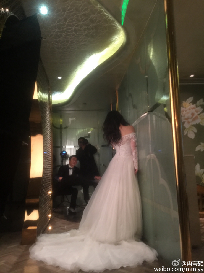 11月拍婚纱照_拍婚纱照美甲(3)