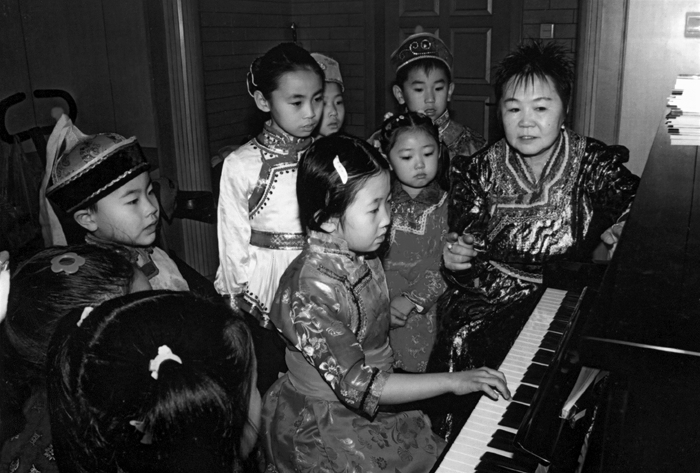 中国人口较少民族_中国人口和民族手抄报