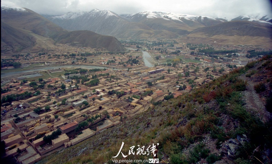 震前:玉树州密集的民房