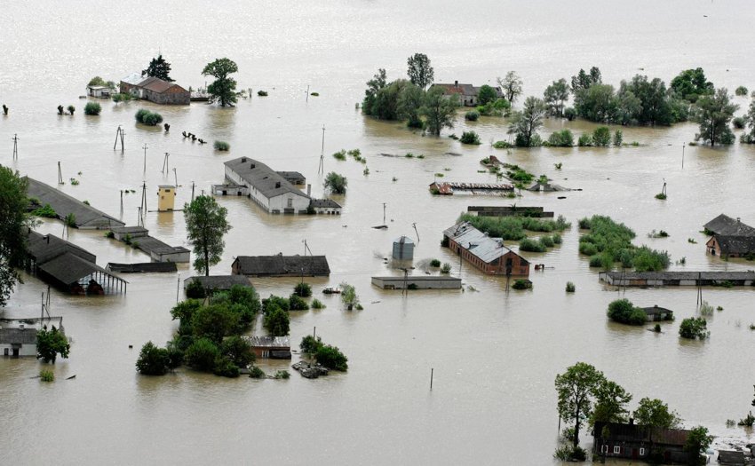波兰洪水破堤淹没大量村镇 已致15人死亡_高清图集_新浪网