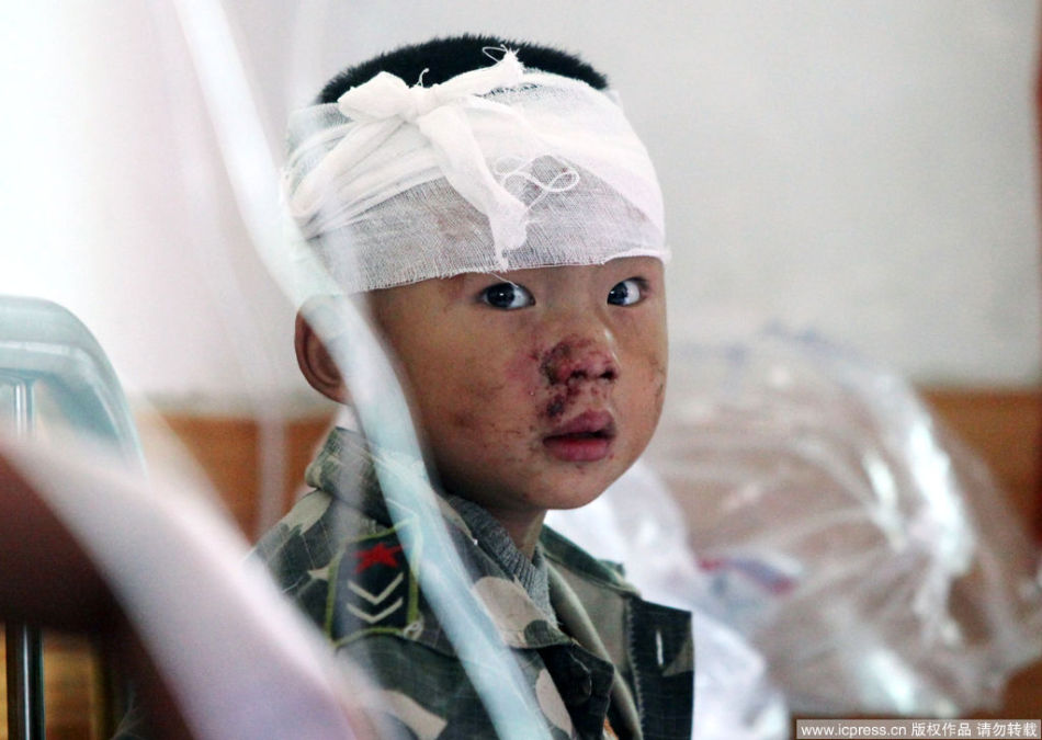 陕西泾阳危房坍塌砸倒幼儿园围墙压伤13名幼