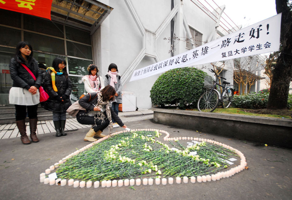 点击图片查看详情 上海鲜花成_上海鲜花港_手捧鲜花(4)