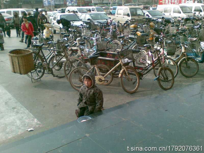 各地网友拍摄乞讨儿童照片上传至微博_高清图集_新浪网