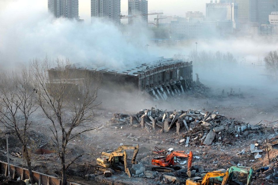 沈阳爆破拆除18层高辽宁科技馆_高清图集_新浪网