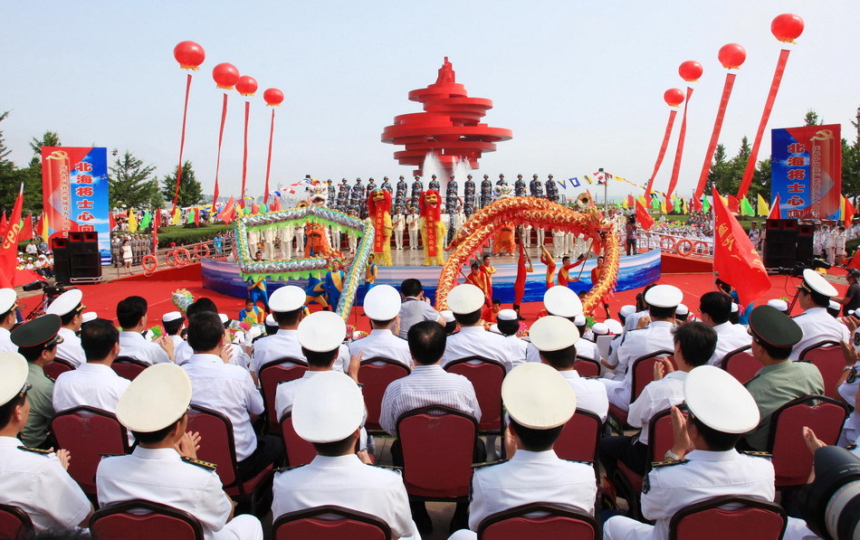 海军北海舰队上千士兵歌咏会上高唱红歌