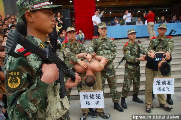 洛南县人口_两车在洛南迎面相撞7人受伤 弯道路面结冰所致(3)