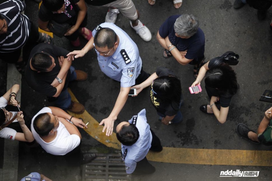 深圳警方通报飙车案否认顶包_高清图集_新浪网