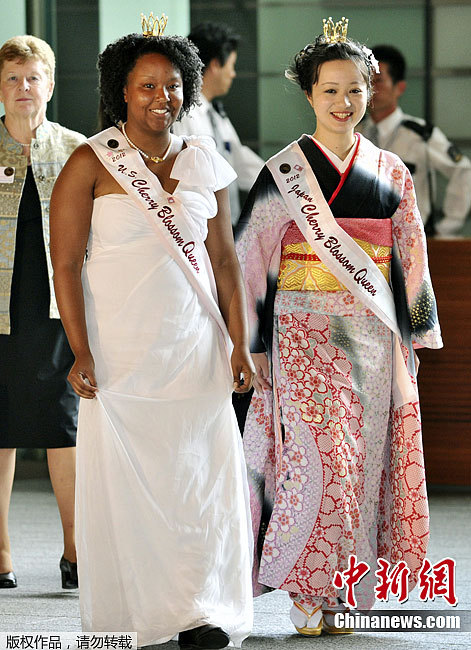 安倍会见美日两国樱花女王 收到川普亲笔信(组图)