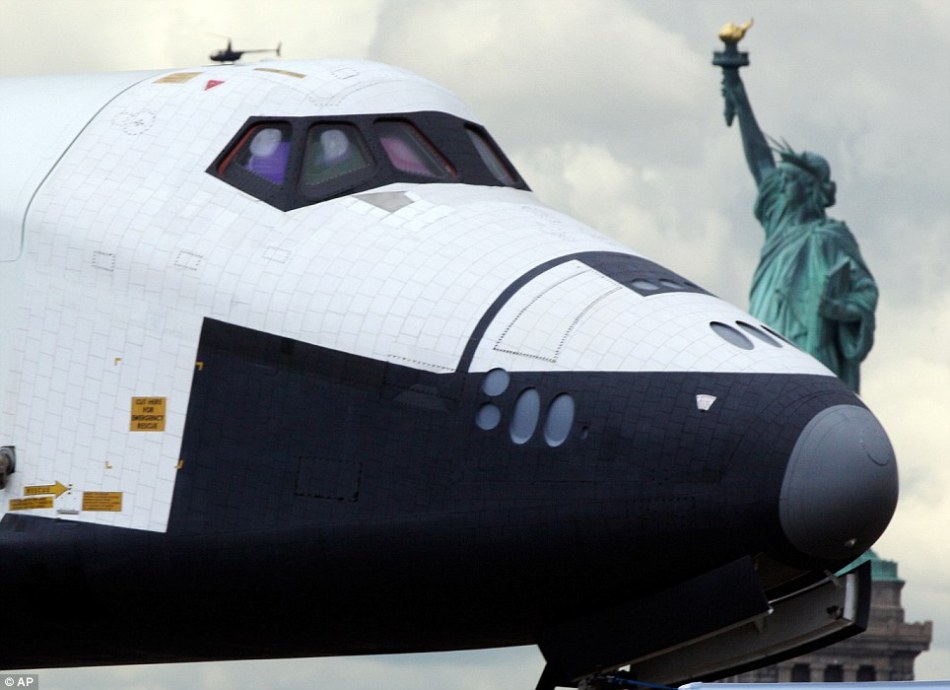 美国企业号航天飞机落户航空母舰 - 新闻中心