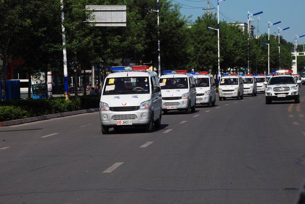 新疆精河县举行维稳处突演练