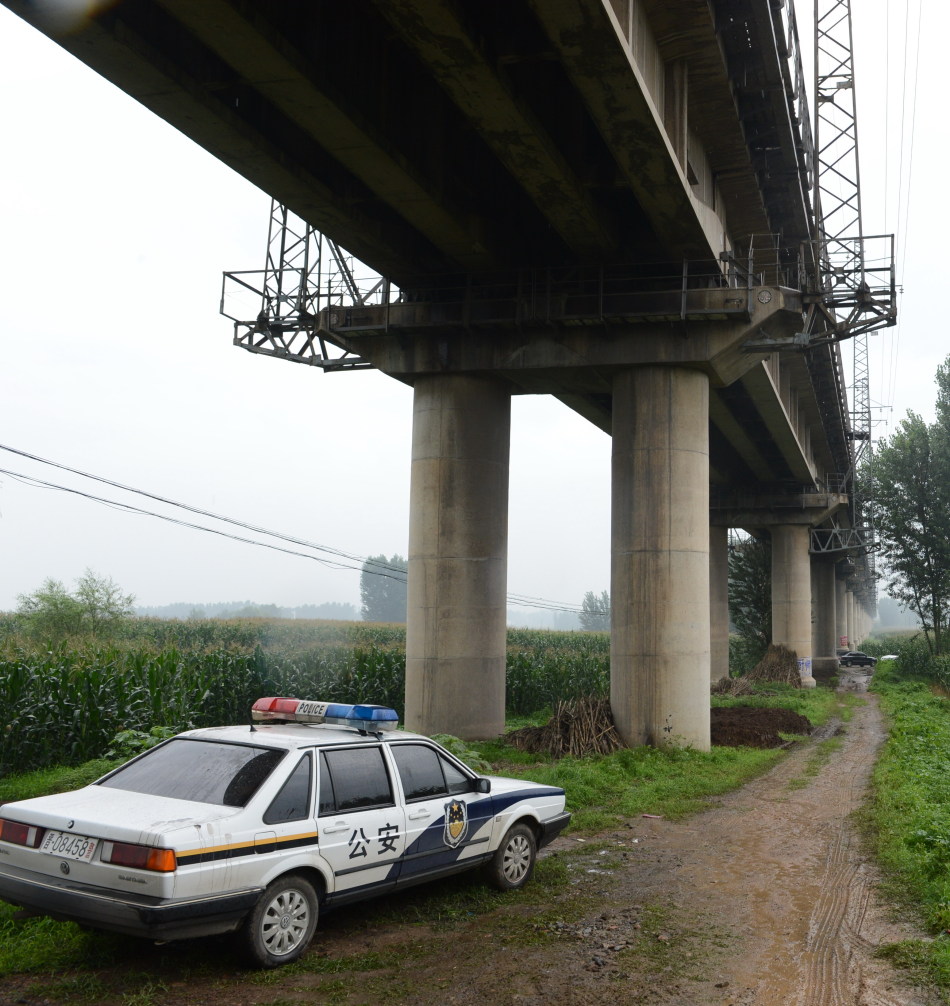 秦皇岛发生火车撞人事故致9死3伤