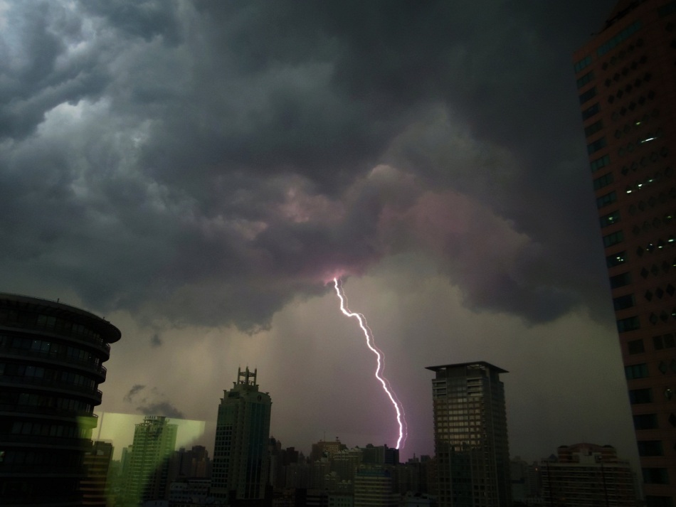 上海强雷雨白昼如夜 电闪雷鸣_高清图集_新浪网