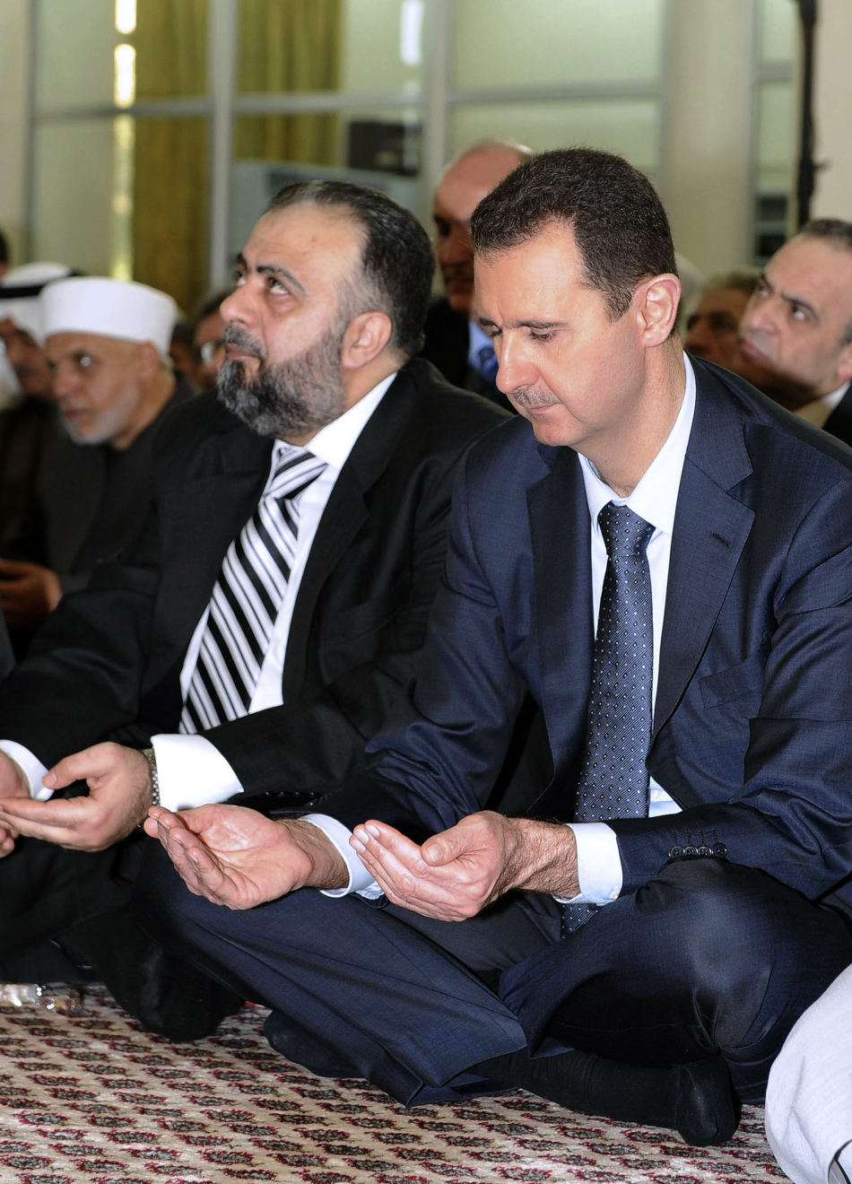 叙利亚总统阿萨德开斋节罕见露面 - 新闻中心
