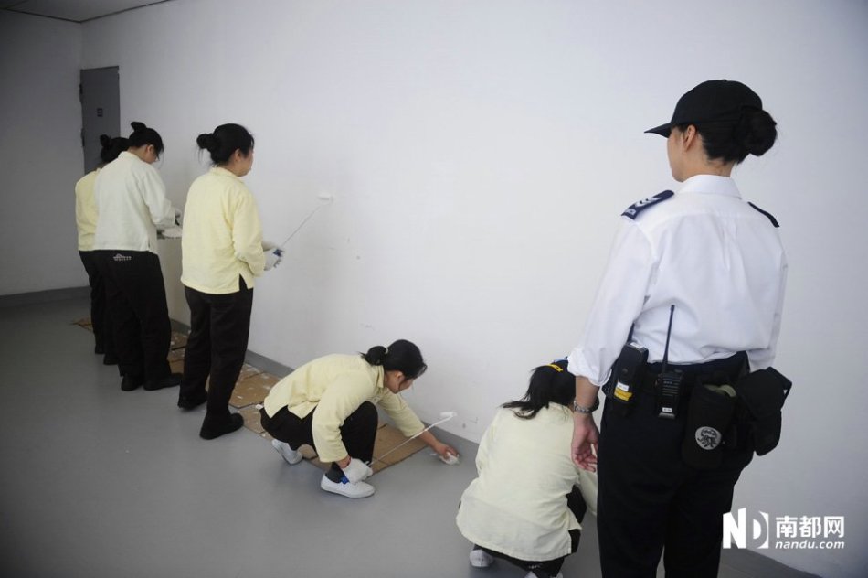 香港监狱囚犯每周工作6天收入自行支配_高清图集_新浪
