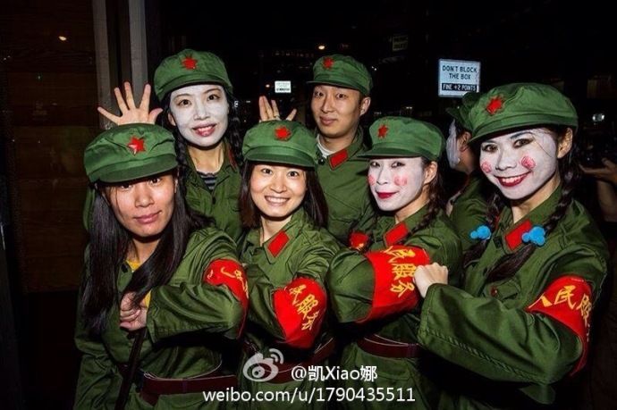 中国留学生扮红卫兵过万圣节_高清图集_新浪网