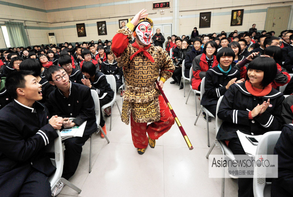 亚洲人口高中_毛坦厂中学万人送考 亚洲最大考试工厂震撼航拍2016-06-06 09:08: